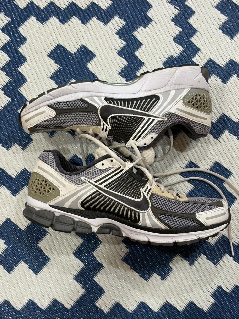 Nike Zoom Vomero 5 Sneakers Men’s Size 12